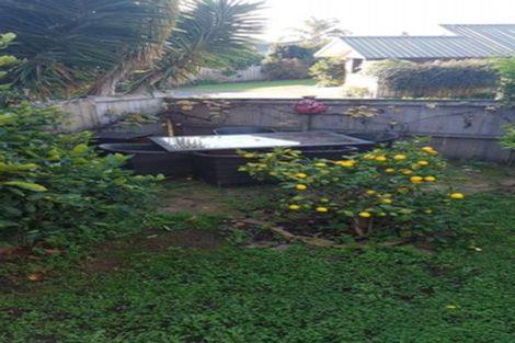 Photo of property in 16 Pono Place, Waiuku, 2123