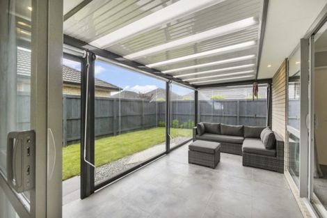Photo of property in 28 Shillingford Boulevard, Rolleston, 7615