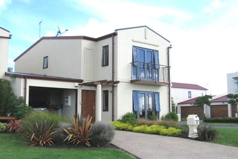 Photo of property in 58 Provence Esplanade, Te Atatu Peninsula, Auckland, 0610