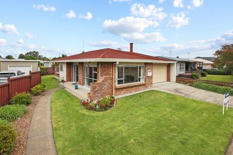 Photo of property in 14 Hilton Road, St Andrews, Hamilton, 3200