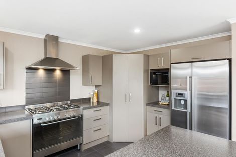 Photo of property in 7 Medallion Court, Kelvin Grove, Palmerston North, 4414