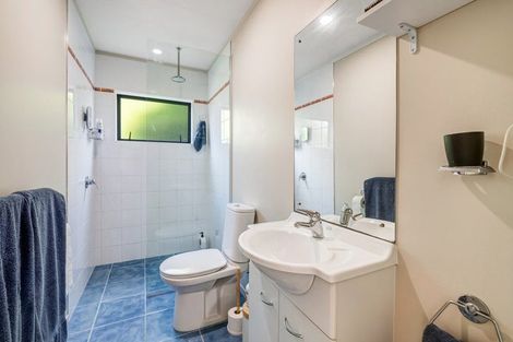 Photo of property in 11 Pineview Lane, Helensville, 0875