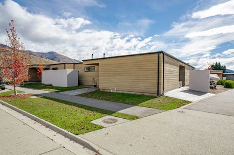Photo of property in 2b Stackbrae Avenue, Wanaka, 9305