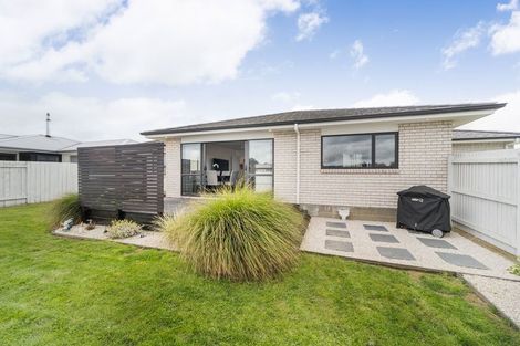 Photo of property in 6 Wescombe Grove, Feilding, 4702