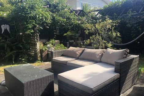 Photo of property in 237a Point Chevalier Road, Point Chevalier, Auckland, 1022