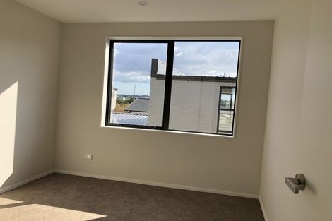 Photo of property in 14b Hollowout Street, Takanini, 2112