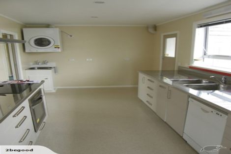 Photo of property in 37 Ranui Terrace, Tawa, Wellington, 5028