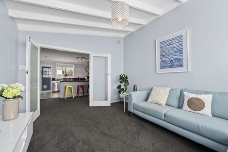 Photo of property in 4 Pinehaven Road, Pinehaven, Upper Hutt, 5019