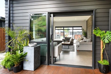 Photo of property in 35 Freedom Drive, Kelvin Grove, Palmerston North, 4414