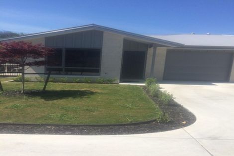 Photo of property in 2/28 Hobson Street, Thorndon, Wellington, 6011