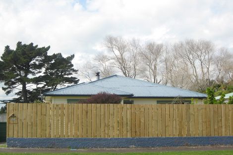 Photo of property in 60 Woodleigh Street, Frankleigh Park, New Plymouth, 4310