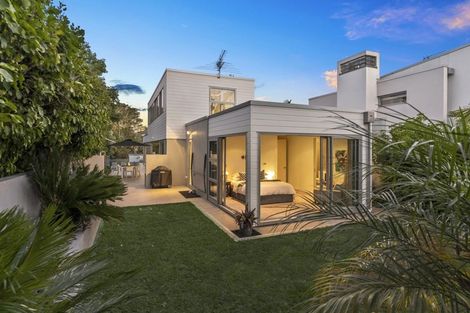 Photo of property in 21 West End Road, Herne Bay, Auckland, 1022