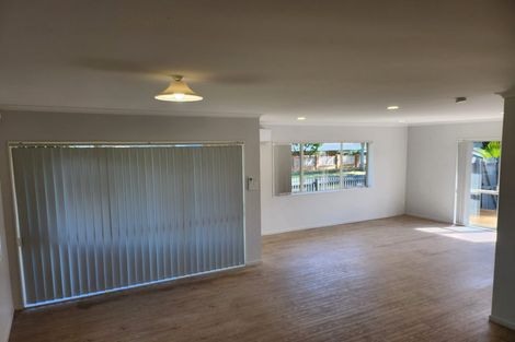 Photo of property in 27 Emmerdale Avenue, Papakura, 2110