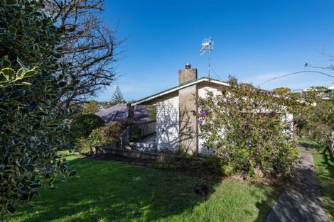 Photo of property in 15 Camelot Place, Glenfield, Auckland, 0629