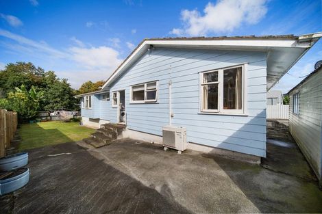 Photo of property in 11 Citril Place, Red Hill, Papakura, 2110