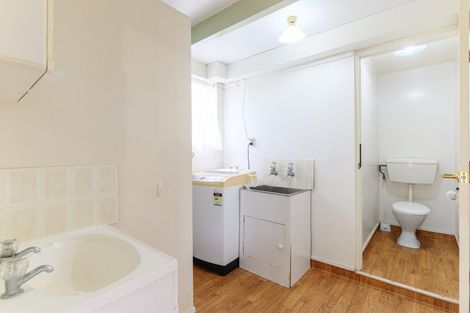Photo of property in 1/78 Carlisle Road, Browns Bay, Auckland, 0632