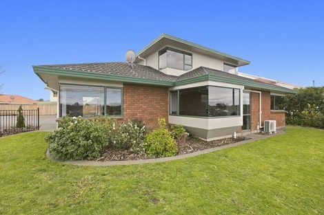 Photo of property in 9 Sandel Rise, Merrilands, New Plymouth, 4312