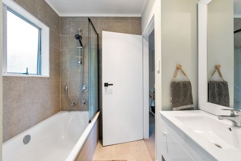 Photo of property in 2/104 Owhiro Bay Parade, Owhiro Bay, Wellington, 6023