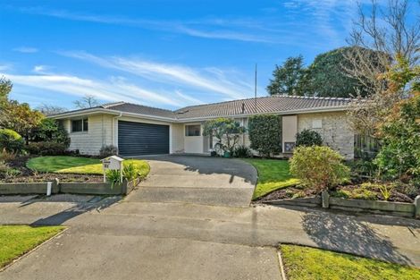 Photo of property in 16 Stormont Place, Avonhead, Christchurch, 8042