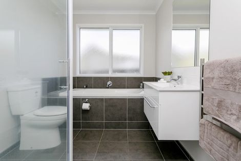 Photo of property in 304 Tauhara Ridge Drive, Richmond Heights, Taupo, 3330