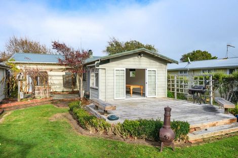 Photo of property in 18 Harris Street, Marton, 4710