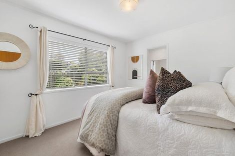 Photo of property in 17 Curacao Place, Half Moon Bay, Auckland, 2012