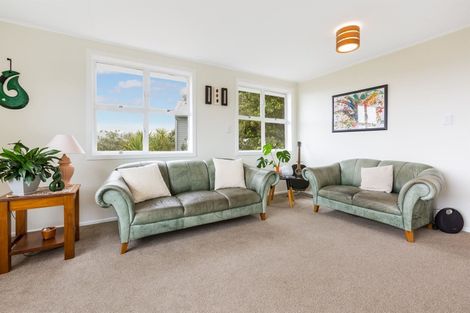 Photo of property in 10 Tau Grove, Takapuwahia, Porirua, 5022