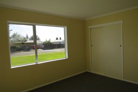 Photo of property in 13 Strathmore Avenue, Levin, 5510