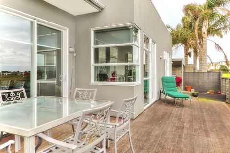 Photo of property in 49 Aberdeen Crescent, Wattle Downs, Auckland, 2103