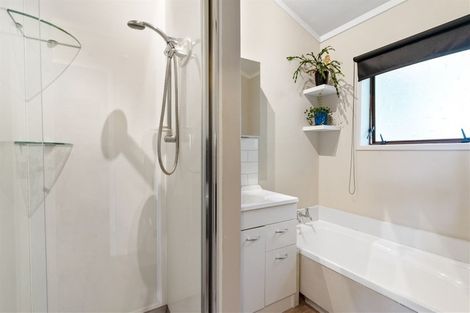 Photo of property in 1/7 Newstead Avenue, Browns Bay, Auckland, 0632