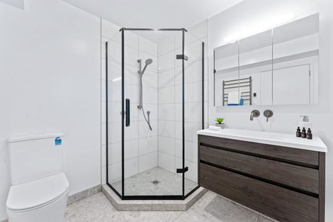 Photo of property in 52a Glamorgan Drive, Torbay, Auckland, 0630