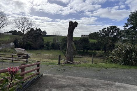 Photo of property in 133 Codlin Road, Waiuku, 2682