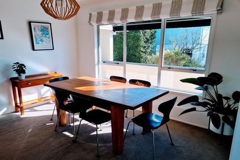 Photo of property in 2/42 Knightsbridge Drive, Forrest Hill, Auckland, 0620