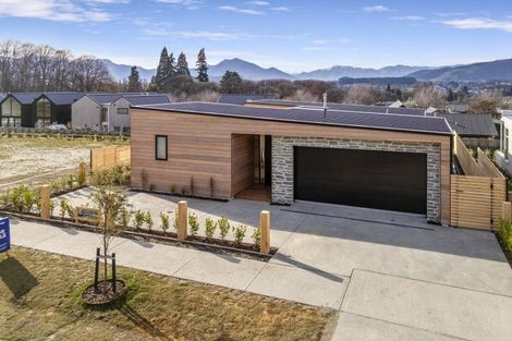 Photo of property in 11 Stoneleigh Drive, Wanaka, 9305
