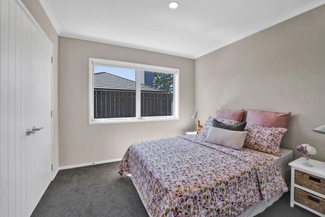 Photo of property in 13 Cooke Farm Grove, Waiwhakaiho, New Plymouth, 4312