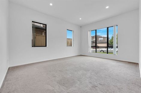 Photo of property in 37 Rosewell Crescent, Flat Bush, Auckland, 2019