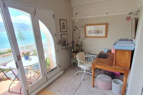 Photo of property in Inverleith House, 306 Oriental Parade, Oriental Bay, Wellington, 6011