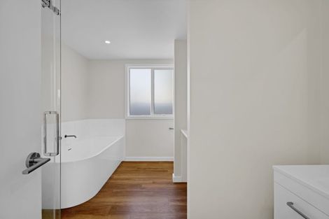 Photo of property in 16 Maire Street, Inglewood, 4330