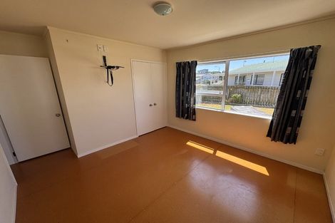 Photo of property in 72 Queens Road, Waikanae Beach, Waikanae, 5036