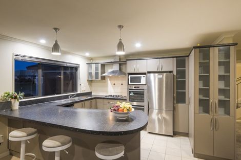 Photo of property in 98 Pacific Drive, Fitzherbert, Palmerston North, 4410