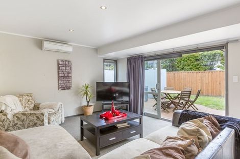 Photo of property in 24 Springtime Crescent, Stanmore Bay, Whangaparaoa, 0932