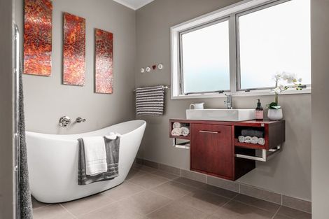 Photo of property in 6 Marnane Terrace, St Andrews, Hamilton, 3200