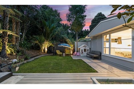 Photo of property in 105 Wood Bay Road, Titirangi, Auckland, 0604