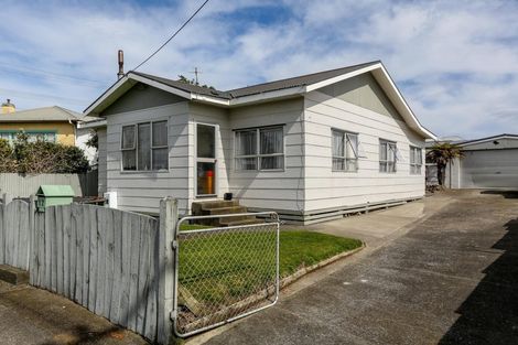 Photo of property in 62 Fitzroy Road, Fitzroy, New Plymouth, 4312