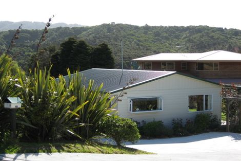 Photo of property in 106 Milton Terrace, Picton, 7220