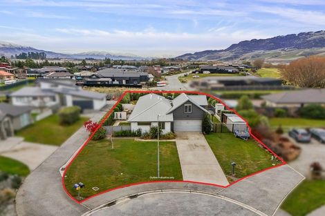 Photo of property in 27 De Bettencor Place, Mount Pisa, Cromwell, 9383