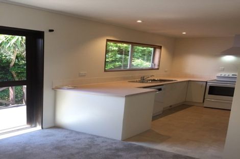 Photo of property in 1/76 Heathcote Road, Castor Bay, Auckland, 0620