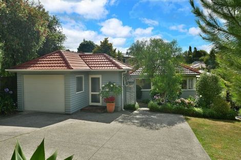 Photo of property in 26 Pohutukawa Avenue, Red Beach, 0932