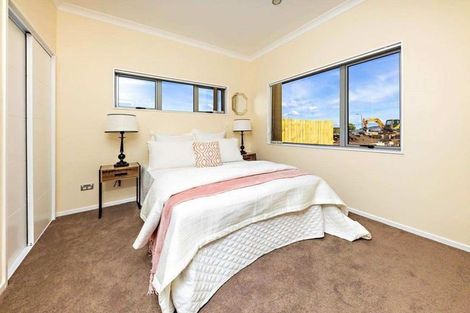 Photo of property in 47a Senator Drive, Manurewa, Auckland, 2105