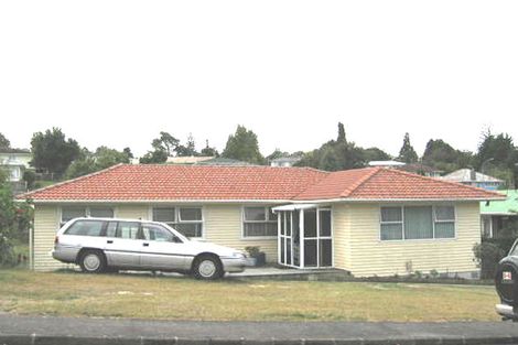 Photo of property in 4 Kirby Street, Glendene, Auckland, 0602